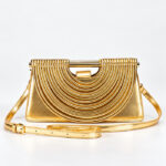 Cartera  de mano extructura trenzada